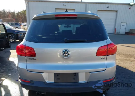 2017 Volkswagen Tiguan 2.0T/2.0T S z USA, uszkodzony, nr VIN WVGAV7AX9HK027199